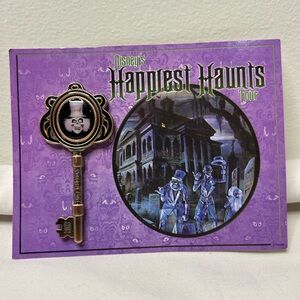 Disneyland Happiest Haunts Tour 2013 Hat Box Ghost Haunted Mansion Key Pin